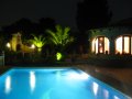 Pool bei Nacht